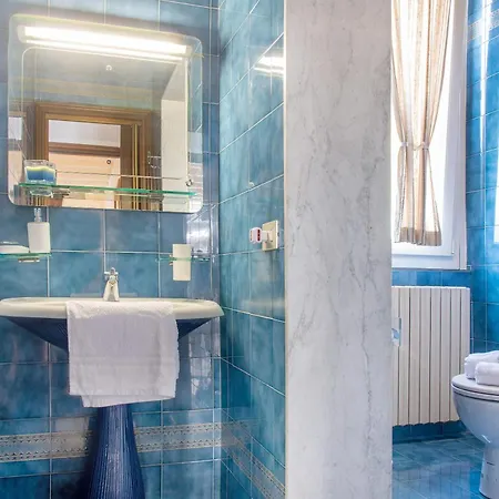 La Finestra Sul 2 Apartment *