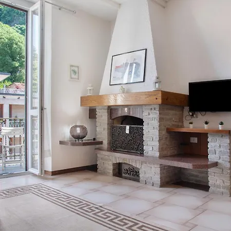 Apartment La Finestra Sul 2